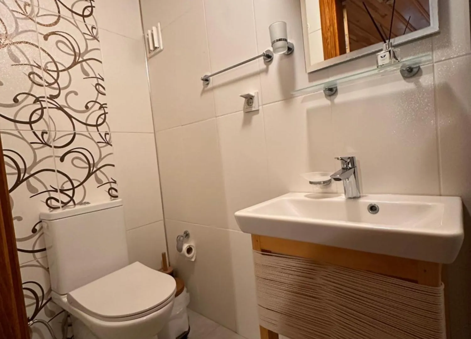 Hanole Guest House Ayvalı فندق